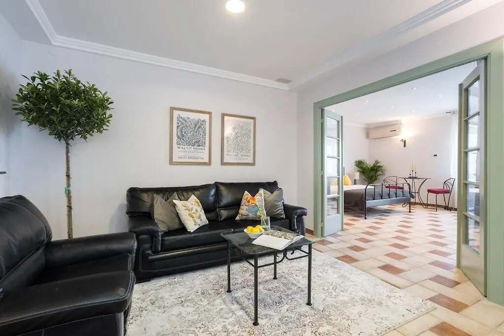Classy Queen Elisabeth - 2Br Apartment Bucureşti România
