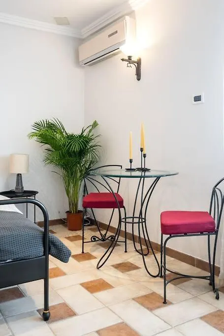 Classy Queen Elisabeth - 2Br Apartment Bucureşti 0*,
