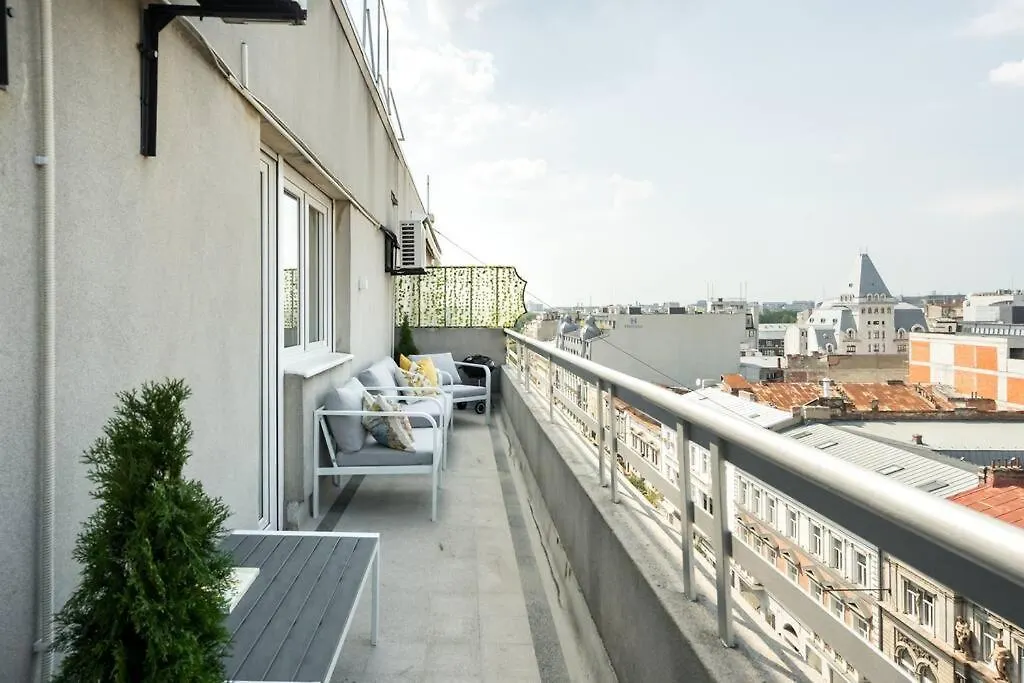 Classy Queen Elisabeth - 2Br Apartment Bucureşti