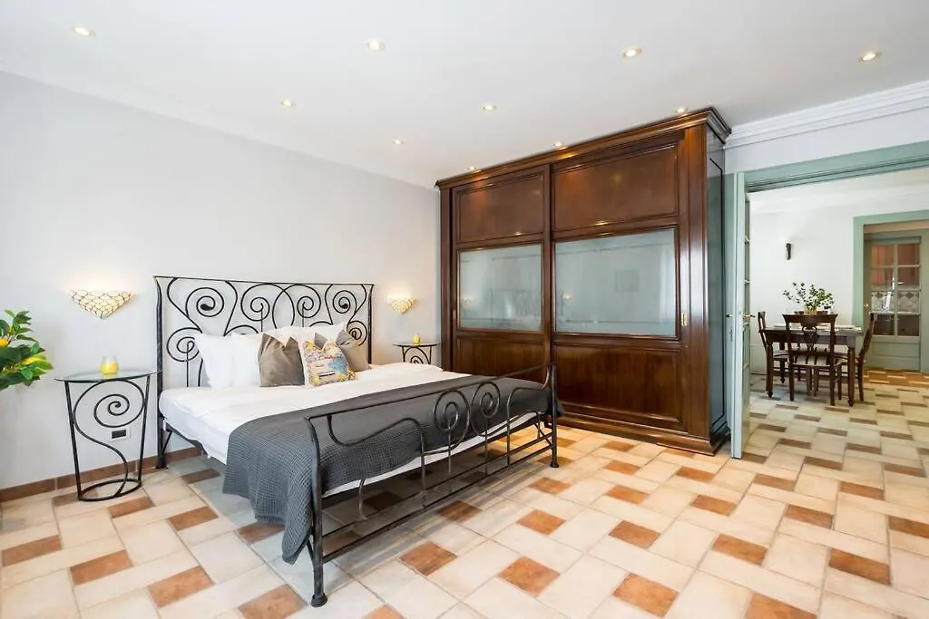 Classy Queen Elisabeth - 2Br Apartment Bucureşti România