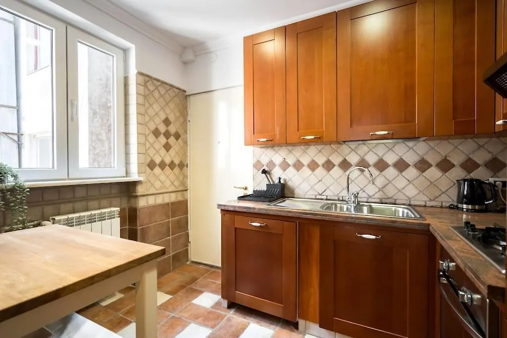 Classy Queen Elisabeth - 2Br Apartment Bukurešť 0*,  Rumunsko