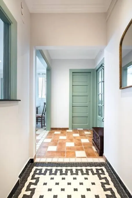 Classy Queen Elisabeth - 2Br Apartment Bukurešť