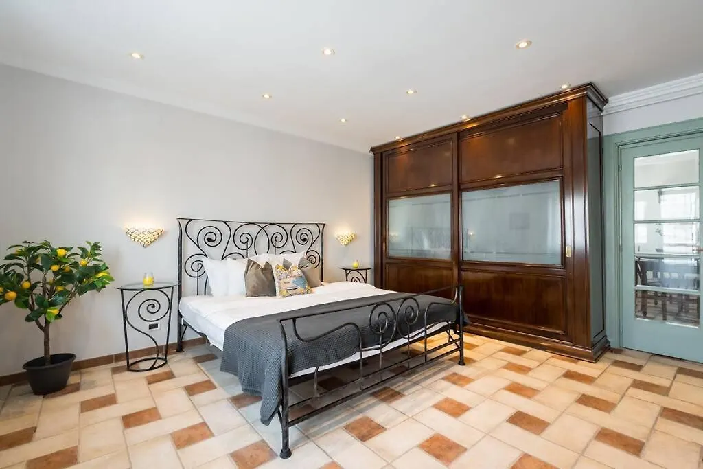 Classy Queen Elisabeth - 2Br Apartment Bukurešť